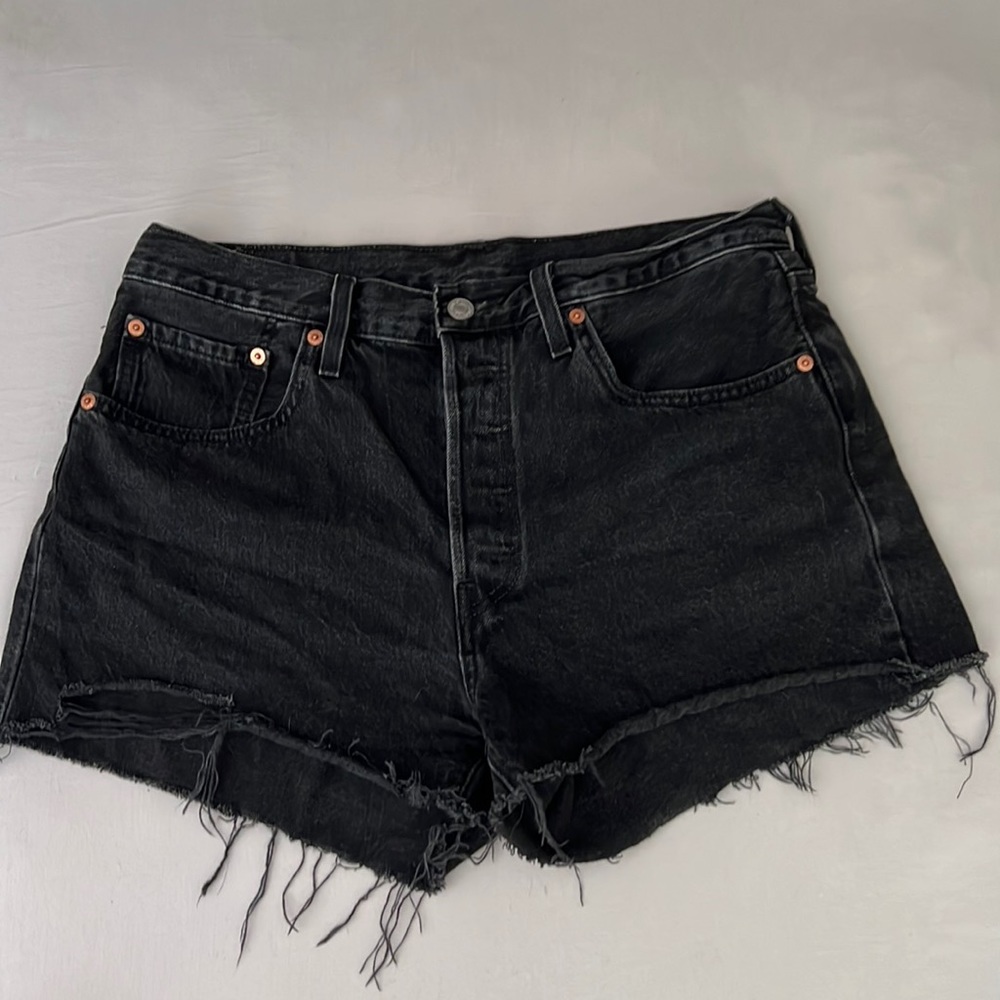 Levi’s 501 Original High Rise Women’s Short.